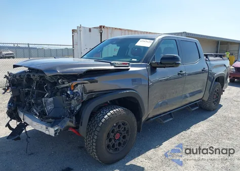 2024 Toyota Tundra Hybrid Trd Pro 4Wd z USA, uszkodzony, nr VIN 5TFPC5DB5RX044076